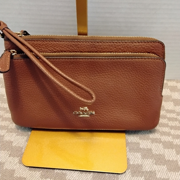 Coach bundle featuring a mix of classic signature and leather pieces - Picture 2 of 10